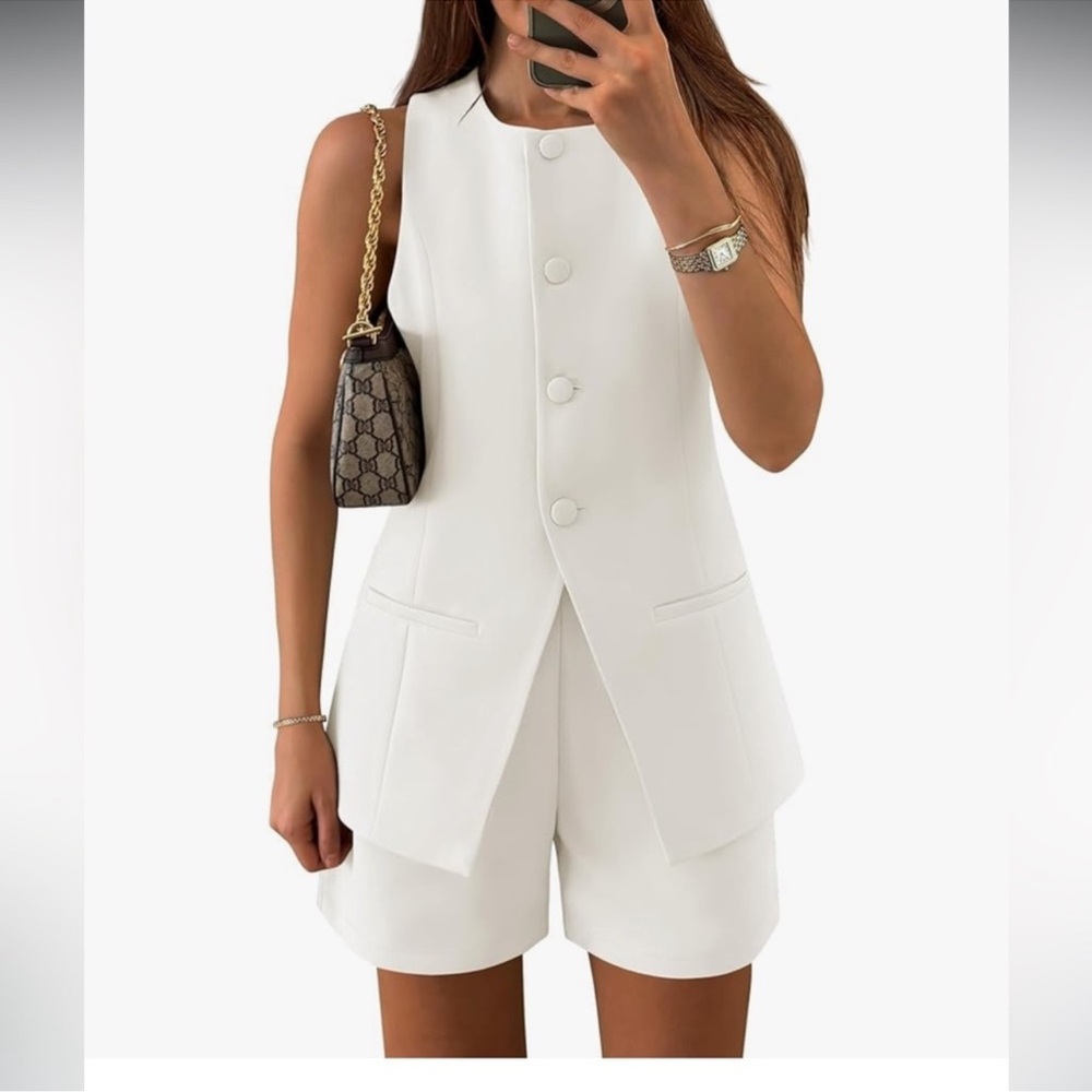 Stylish White Sleeveless Blazer and Shorts Set